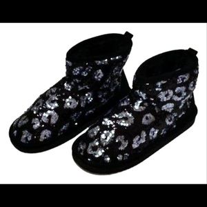 Vs pink leopard mukluks SUPER RARE